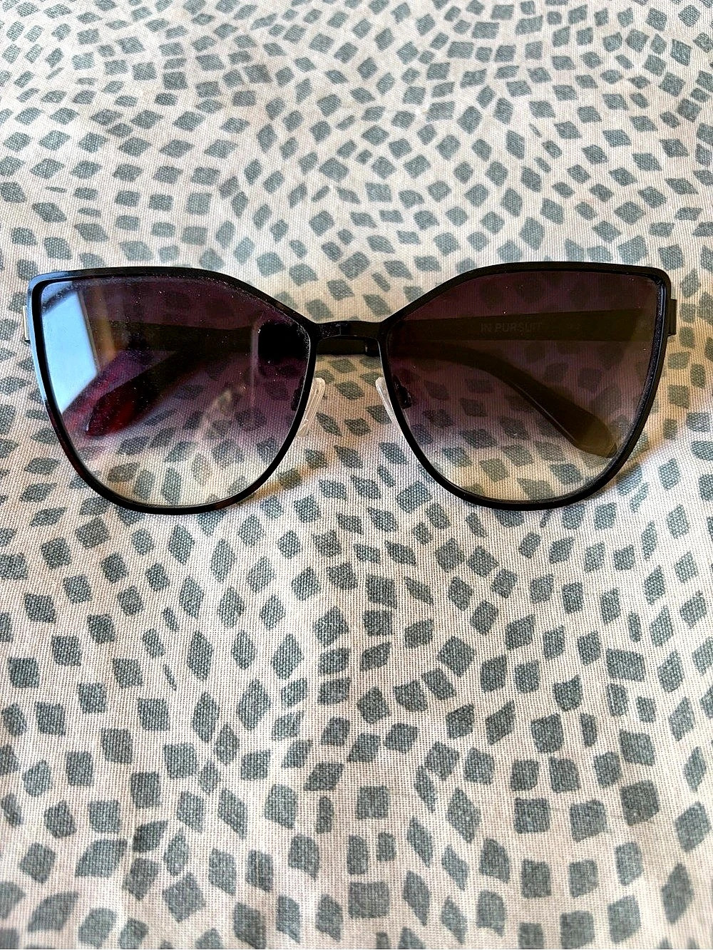 Quay In Pursuit Cat Eye Sunglasses Black & Purple tinted